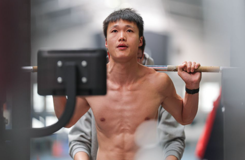 享受九游娱乐电玩城的多人互动游戏